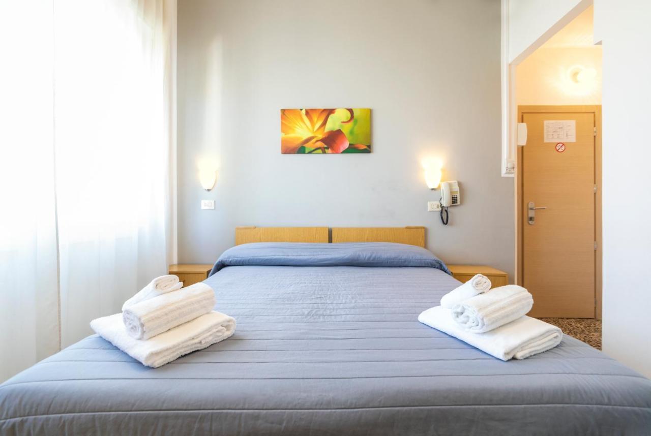 Hotel Ausonia B&B Rimini Exterior photo