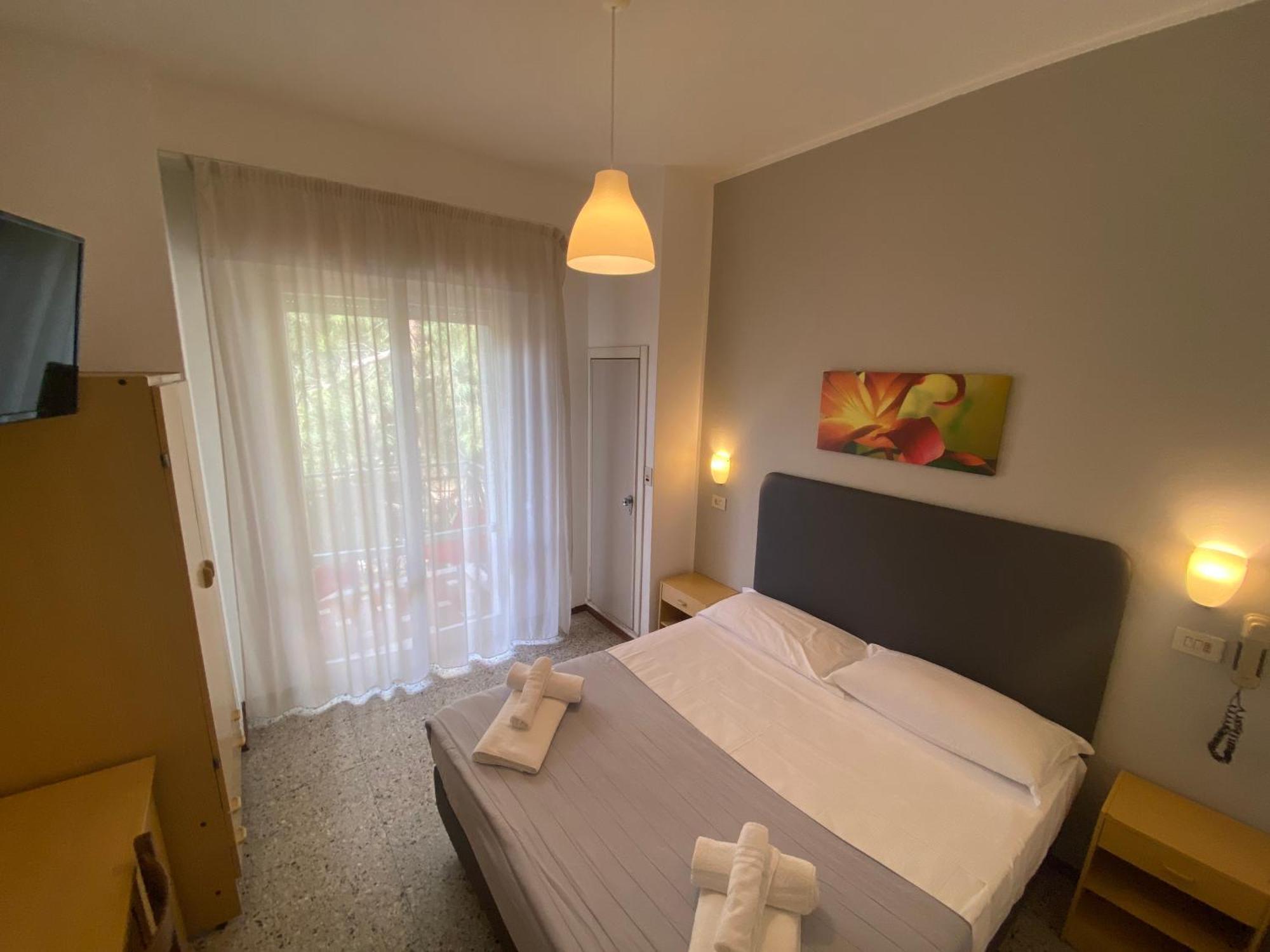 Hotel Ausonia B&B Rimini Exterior photo
