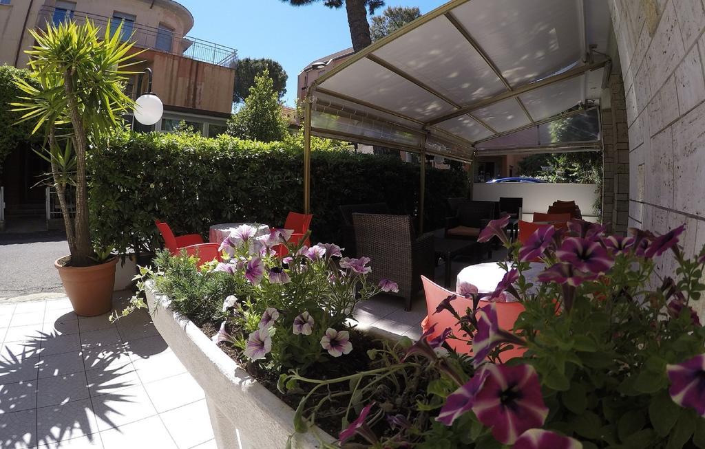 Hotel Ausonia B&B Rimini Exterior photo