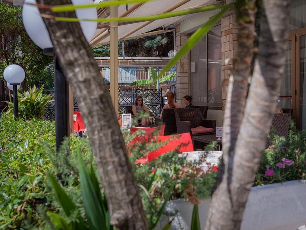 Hotel Ausonia B&B Rimini Exterior photo